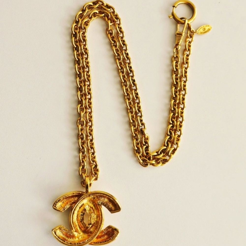 Chanel 24kt Gold-plated Quilted CC Long Necklace - Picture 3 of 8